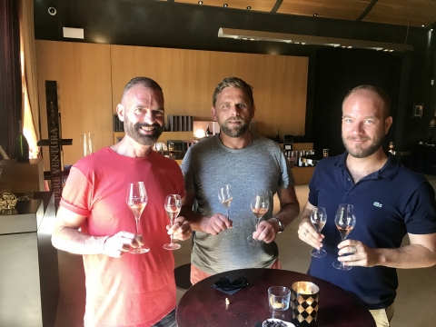 TopWineExperience - Cava tasting into a winery