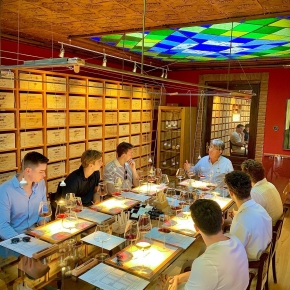 Wine tastings at the best cellars!

@topwineexperience 🍷🥂
Slow&Cheerful Wine Tourism 🐌😃
.
.
.

#Topwineexperience #privatetour #wineexperience #winetraveler #winetourism #premiumwine #privatetours #winetour  #wine #privatewinerytours #luxurywine #luxurywinetours  #Sitges #Tarragona #Priorat #slowtourism #winetravel #winelover  #winerytour #winetasting  #winetrip  #winetour #Drinkwine #privatewinetastings #premiumwinetastings #bestwineever